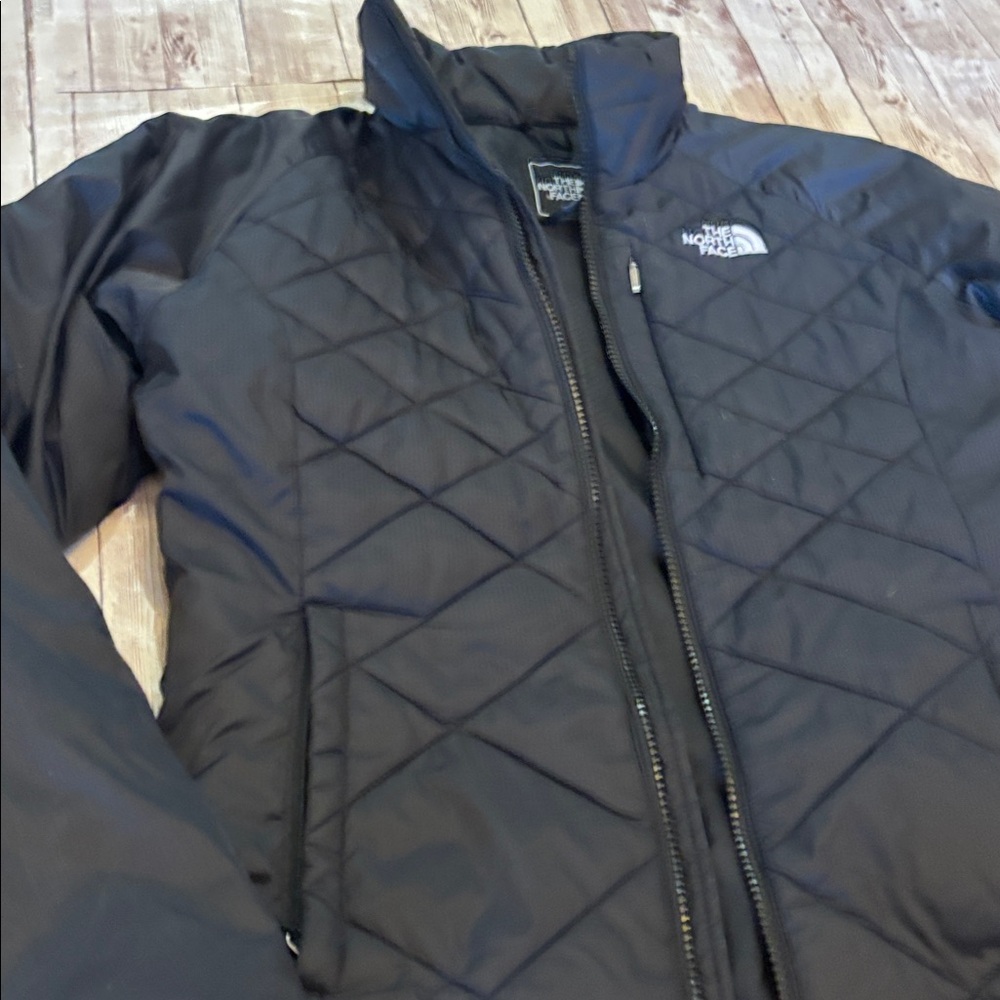 The North Face Black Quilted Jacket - Picture 2 of 13